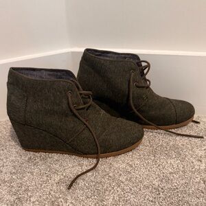 Toms Wedge Bootie Size 8 Good Condition Dark Green